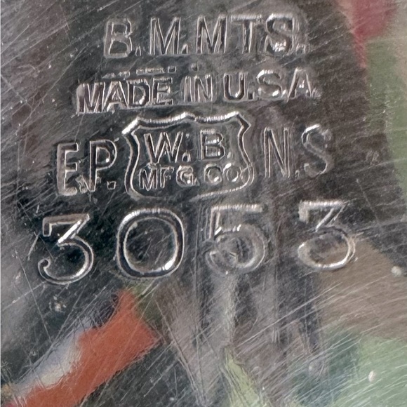 Vintage 13x7.25 oval silver plate bread serving dish with dual rim designs. - Picture 4 of 6